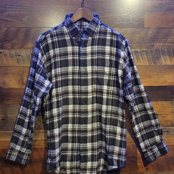 croft & barrow Other - Croft & Barrow Plaid Front Button Shirt